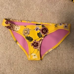 Triangl bikini bottom size XS